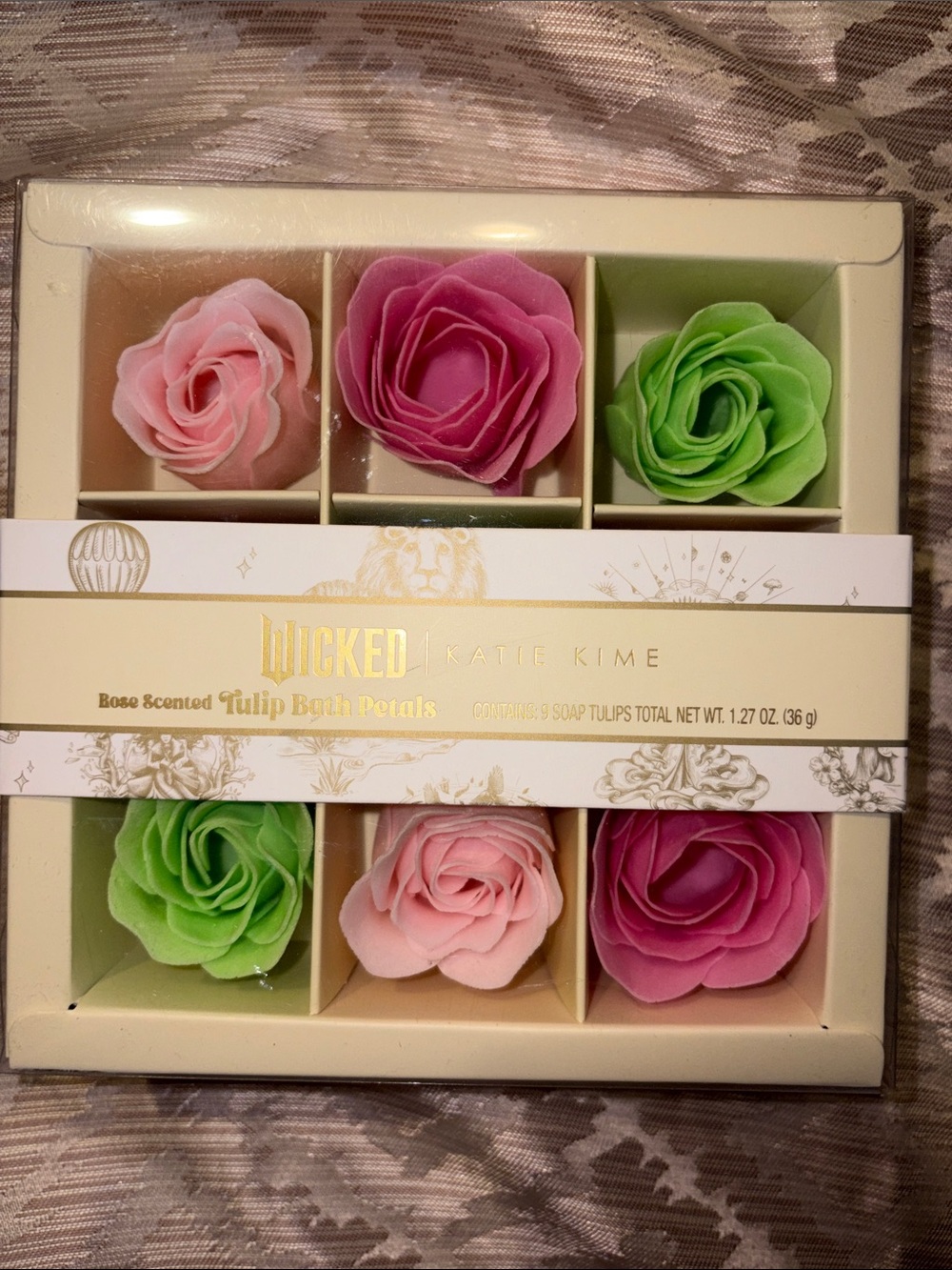 Katie K Rose-Scented Tulip Bath Petals - Pink & Green